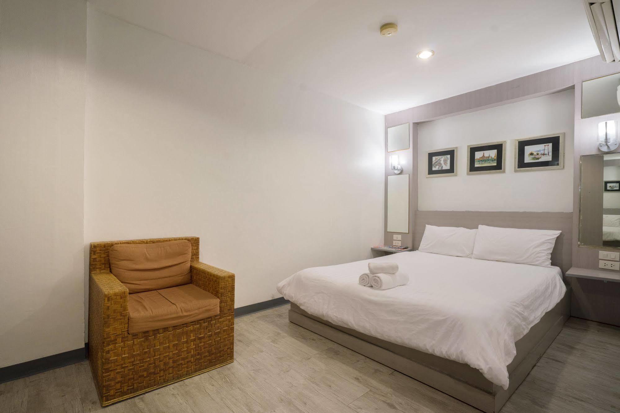 Oyo 437 Hostel Na Nara กรุงเทพมหานคร ภายนอก รูปภาพ
