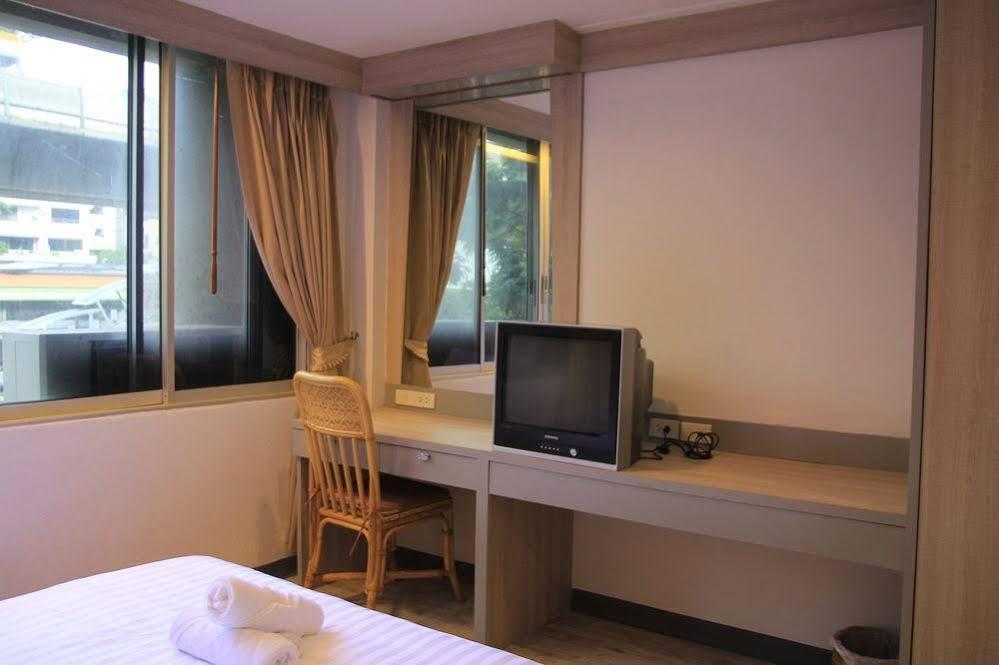 Oyo 437 Hostel Na Nara กรุงเทพมหานคร ภายนอก รูปภาพ